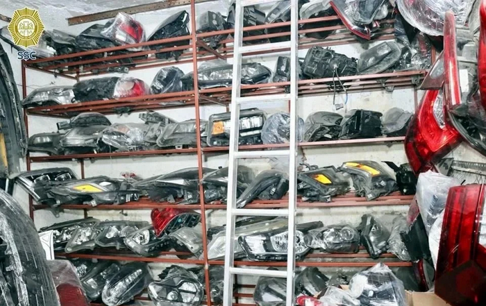 Decomisan 150 toneladas de piezas automotrices en habitaciones de hotel en Cuauhtémoc